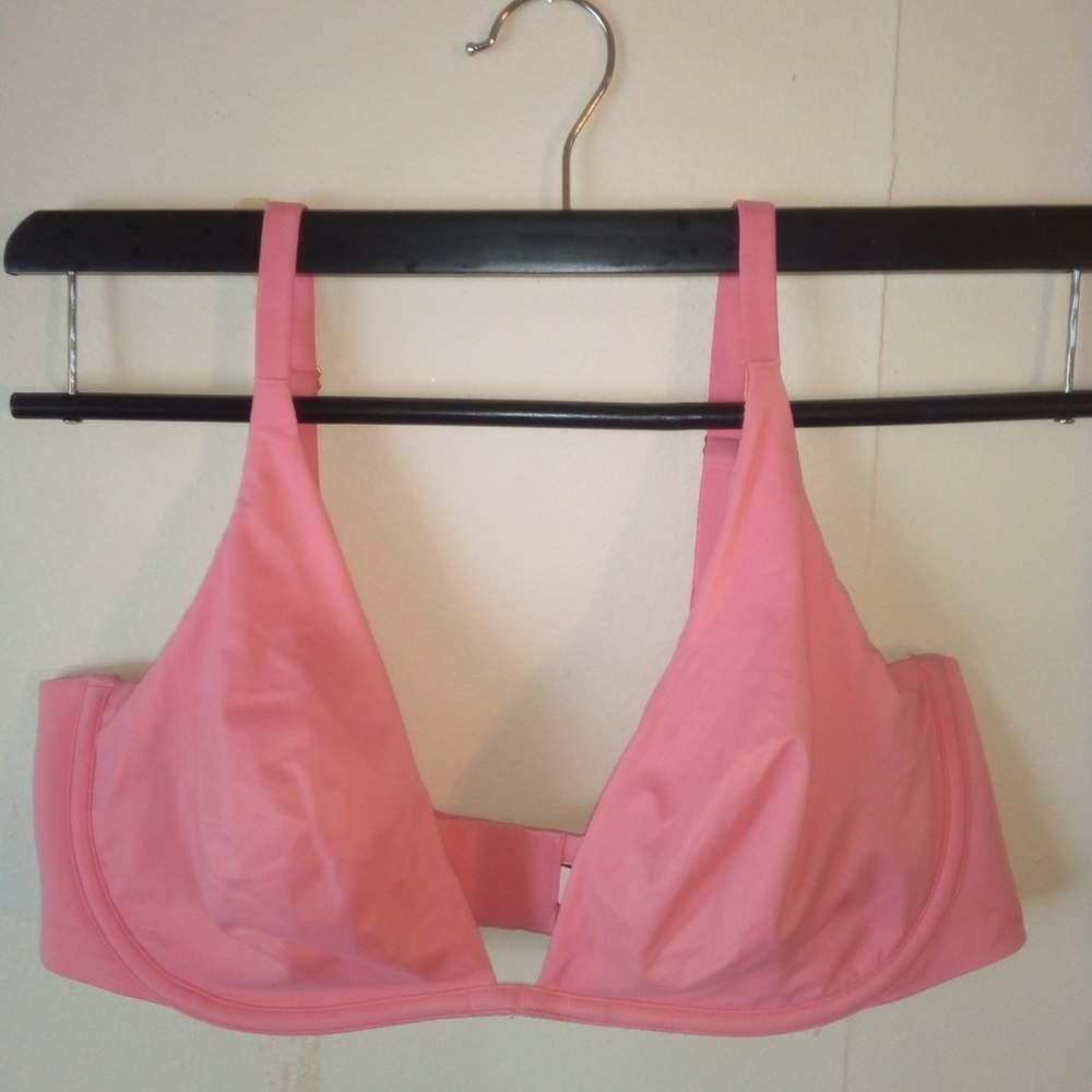 Victoria's Secret incredible plunge bra